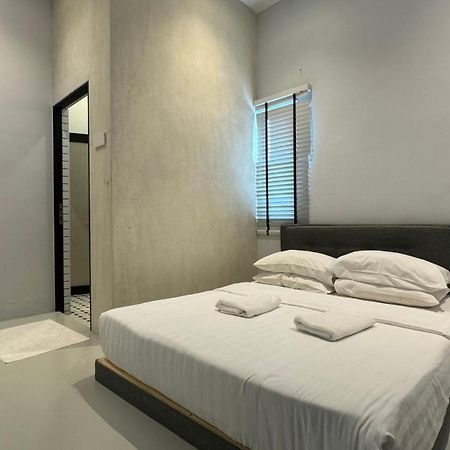 Zen Retreat Glass Pool Villa Taiping Exterior photo